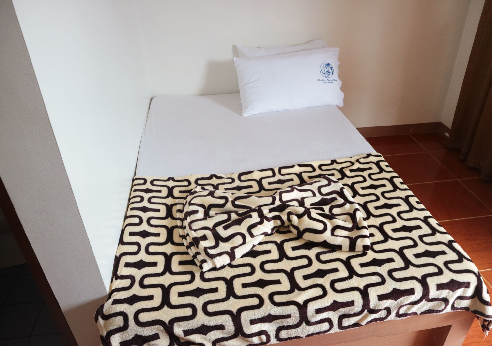 Pacific Waves Inn Baler Bagian luar foto